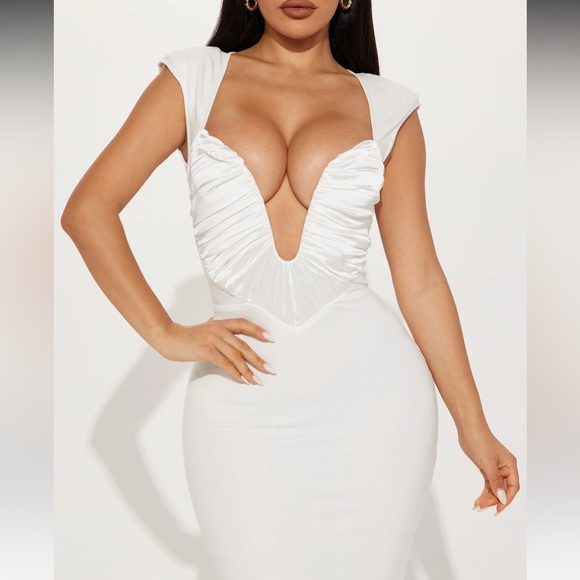 White Plunging Sexy Maxi Dress Gown (size L) - Picture 3 of 3